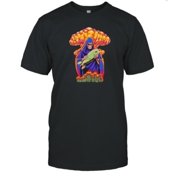 The Angel Of Death Holds An Atomic Bomb T-Shirt - Picture 1 of 4